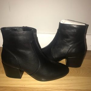 Steve Madden booties NEW